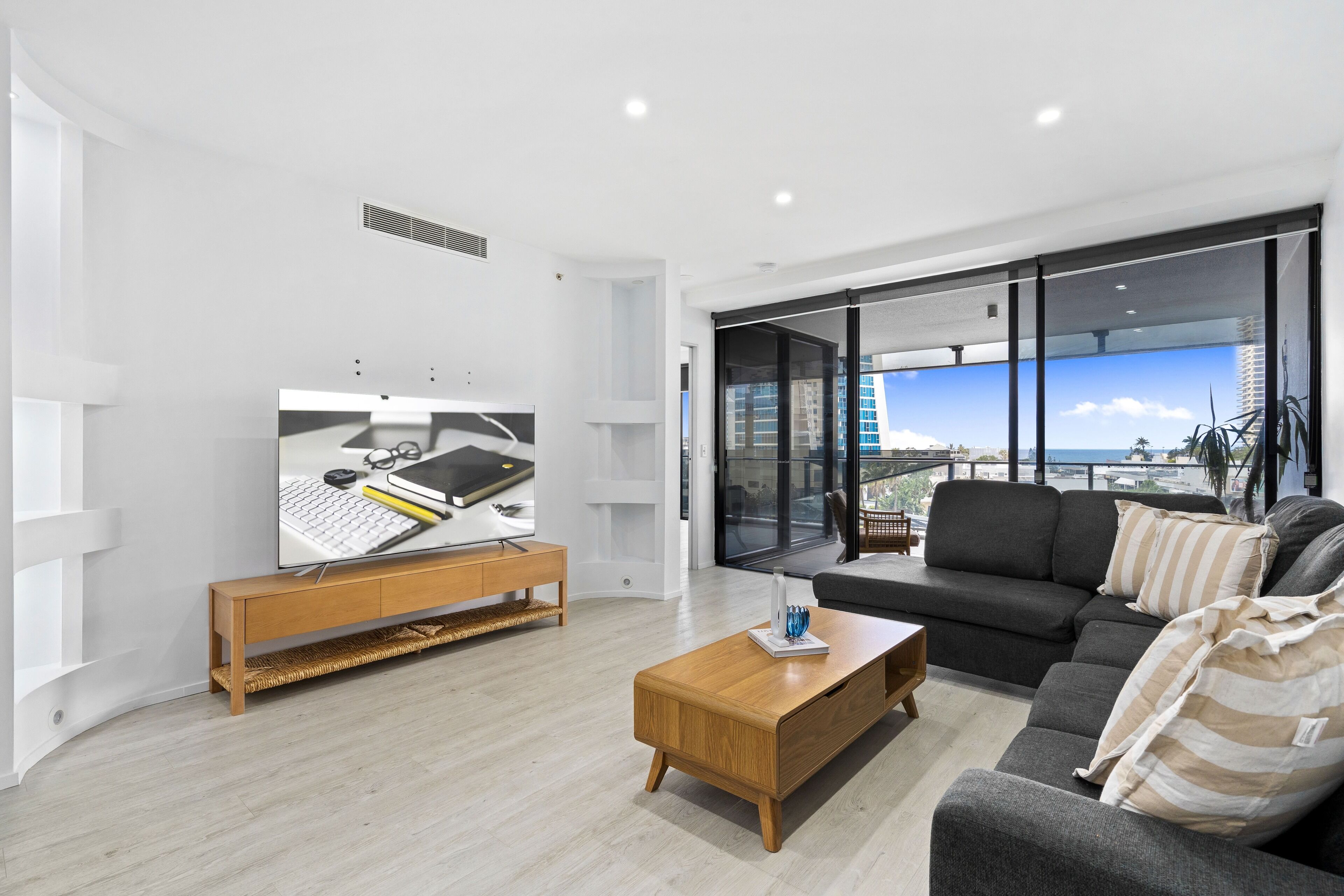 1 Bedroom SPA (Low Floor) | Living area