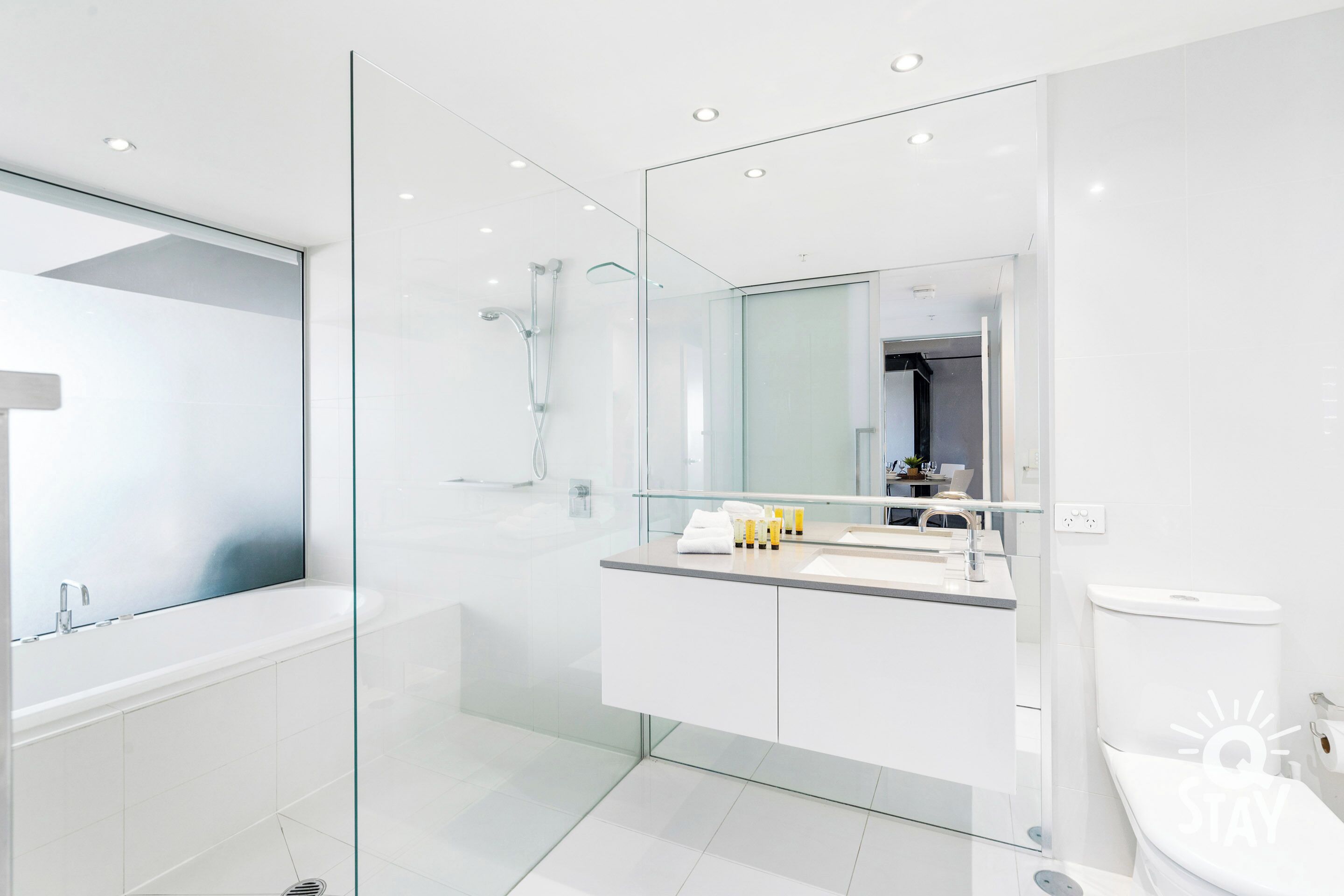 Circle on Cavill - Q Stay