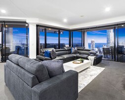 3 Bedroom Ocean SPA | 起居区 | 40-英寸纯平电视 （配备数码频道）、电视