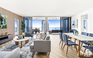 4 Bedroom Sub Penthouse SPA Ocean | 起居區 | 40-吋平�面電視、數位頻道、電視