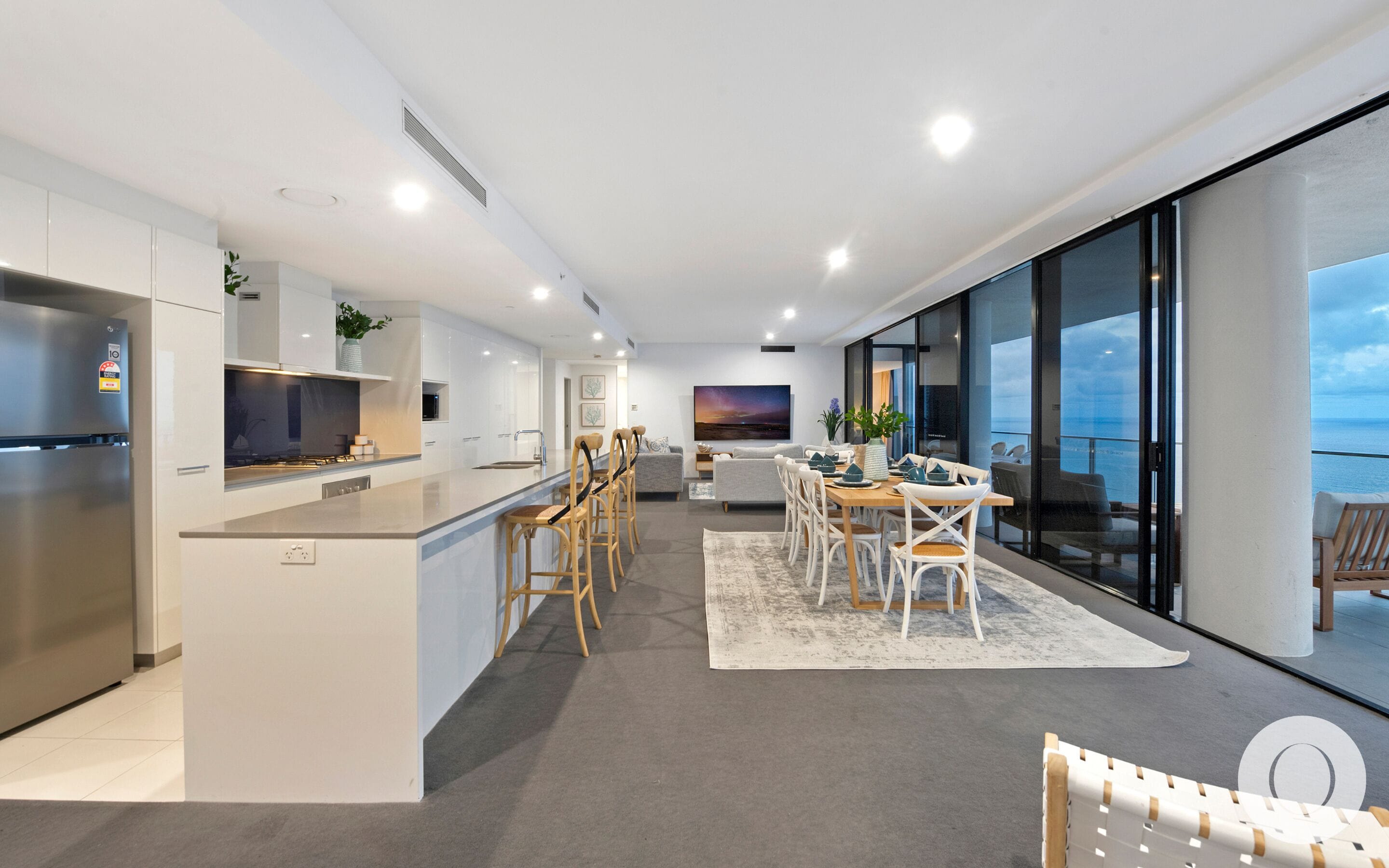 5 Bedroom Sub Penthouse SPA | Khu phòng khách | TV màn hình phẳng 