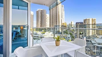 Departamento, 2 habitaciones, vista a la ciudad | Terraza o patio