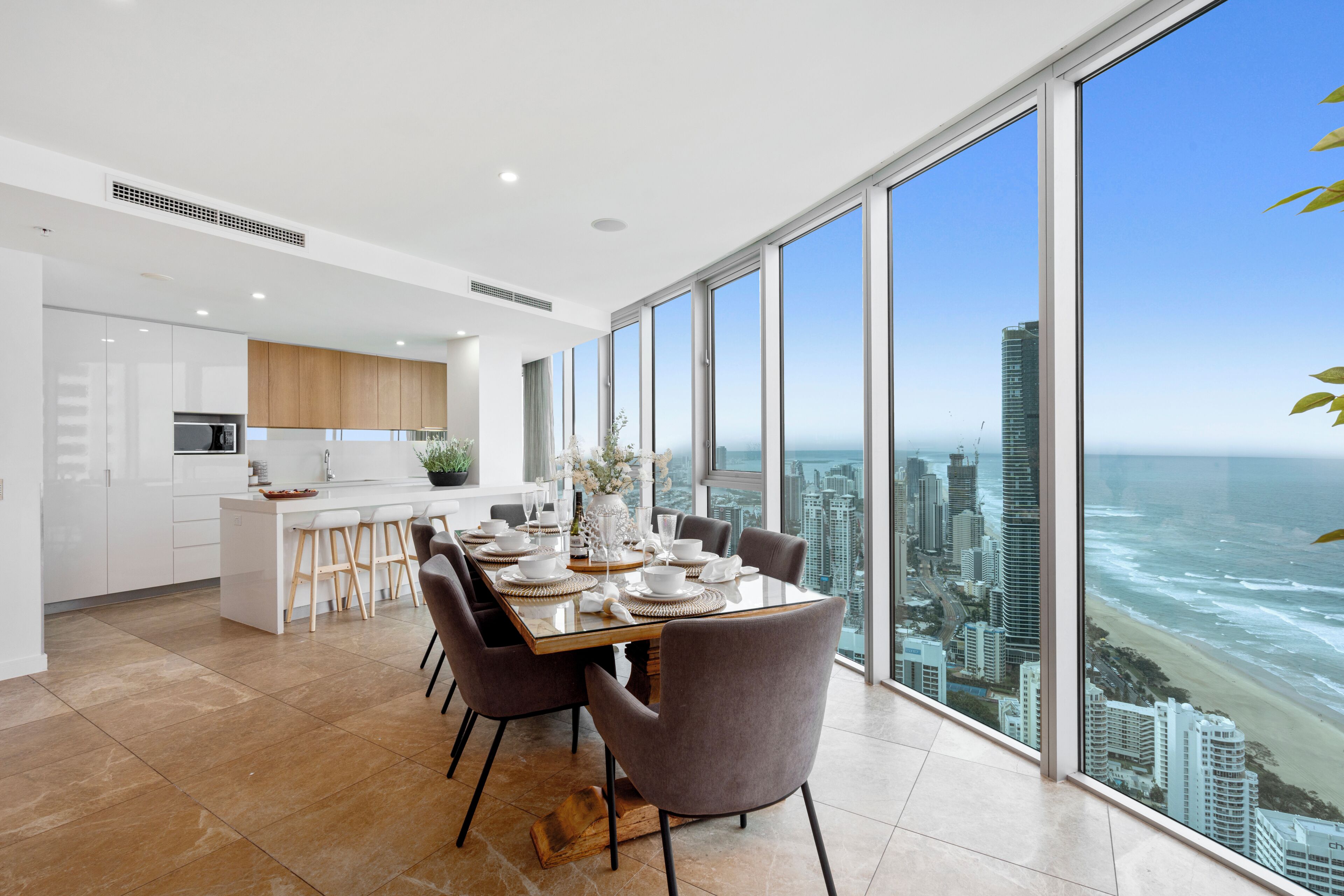Apartment, 5 Bedrooms, Ocean View | Living area