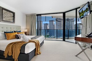Individually decorated, individually furnished, free WiFi, bed sheets - Oracle Resort, Broadbeach - Q Stay (Broadbeach)
