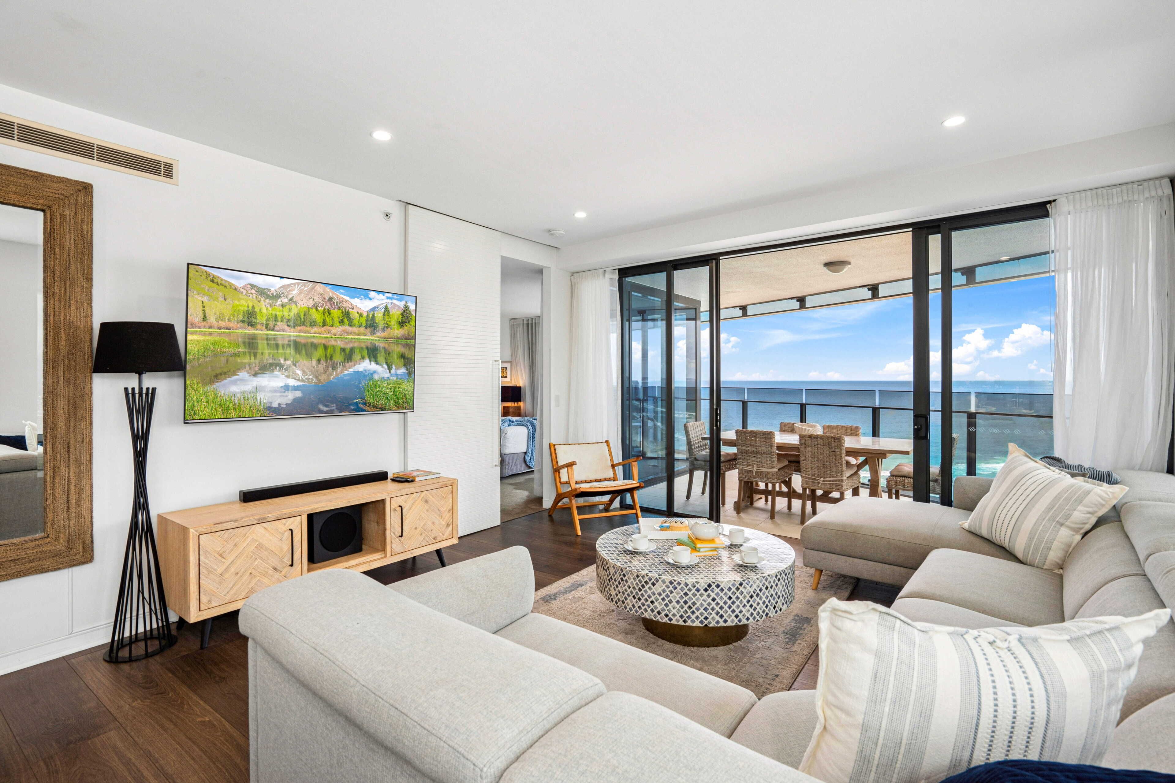 Apartment, 3 Bedrooms, Ocean View | Living area