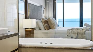 Apartment, 2 Schlafzimmer, Meerblick | Badezimmer | Badewanne und Dusche (separat), Komfortbadewanne, Haartrockner