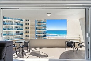 Appartement, 3 chambres, vue plage | Terrasse/Patio