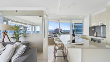 Apartment, 2 Bedrooms, Ocean View | 3 bedrooms, individually decorated, individually furnished