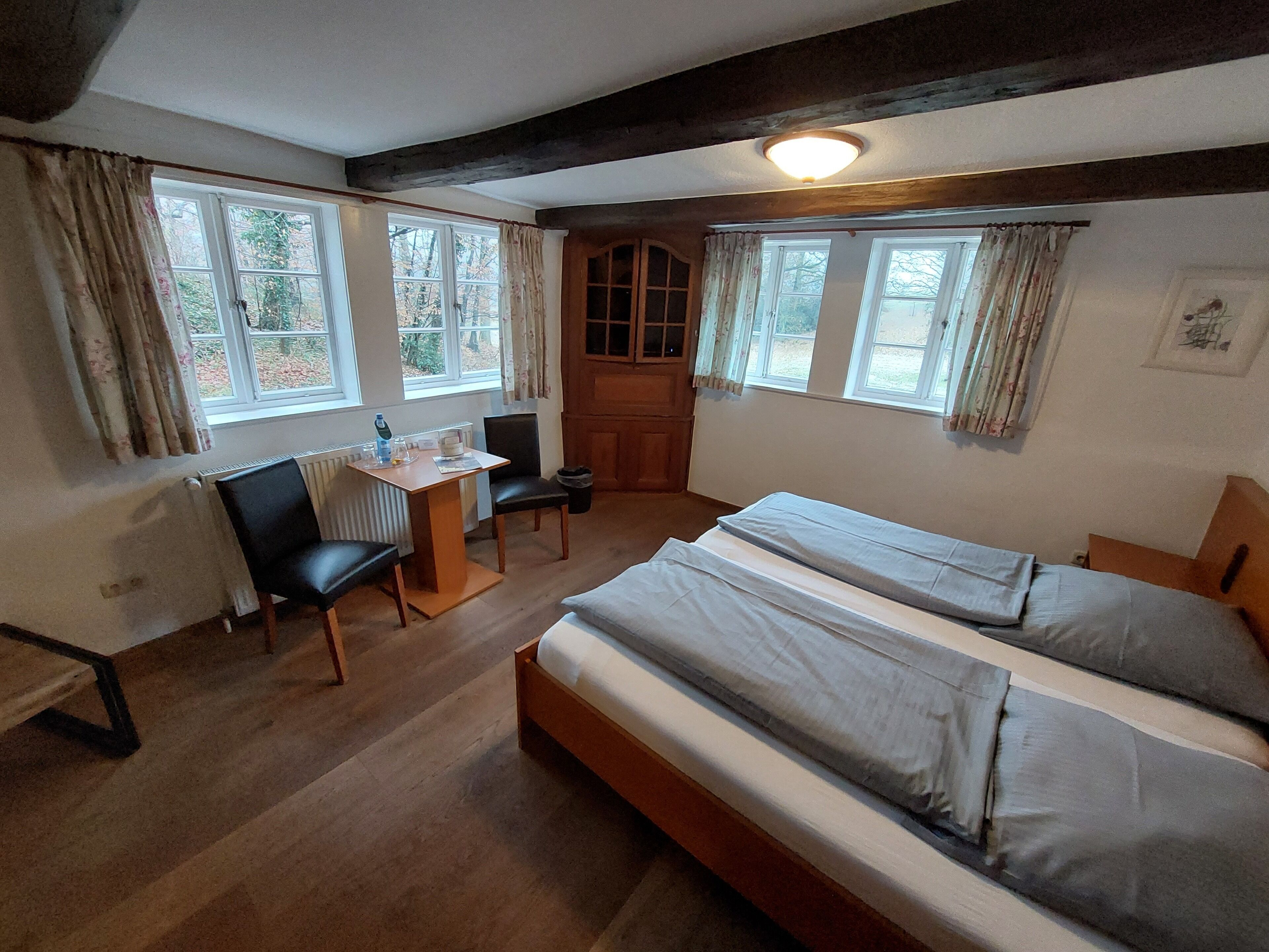 2 bedrooms, hypo-allergenic bedding, individually decorated