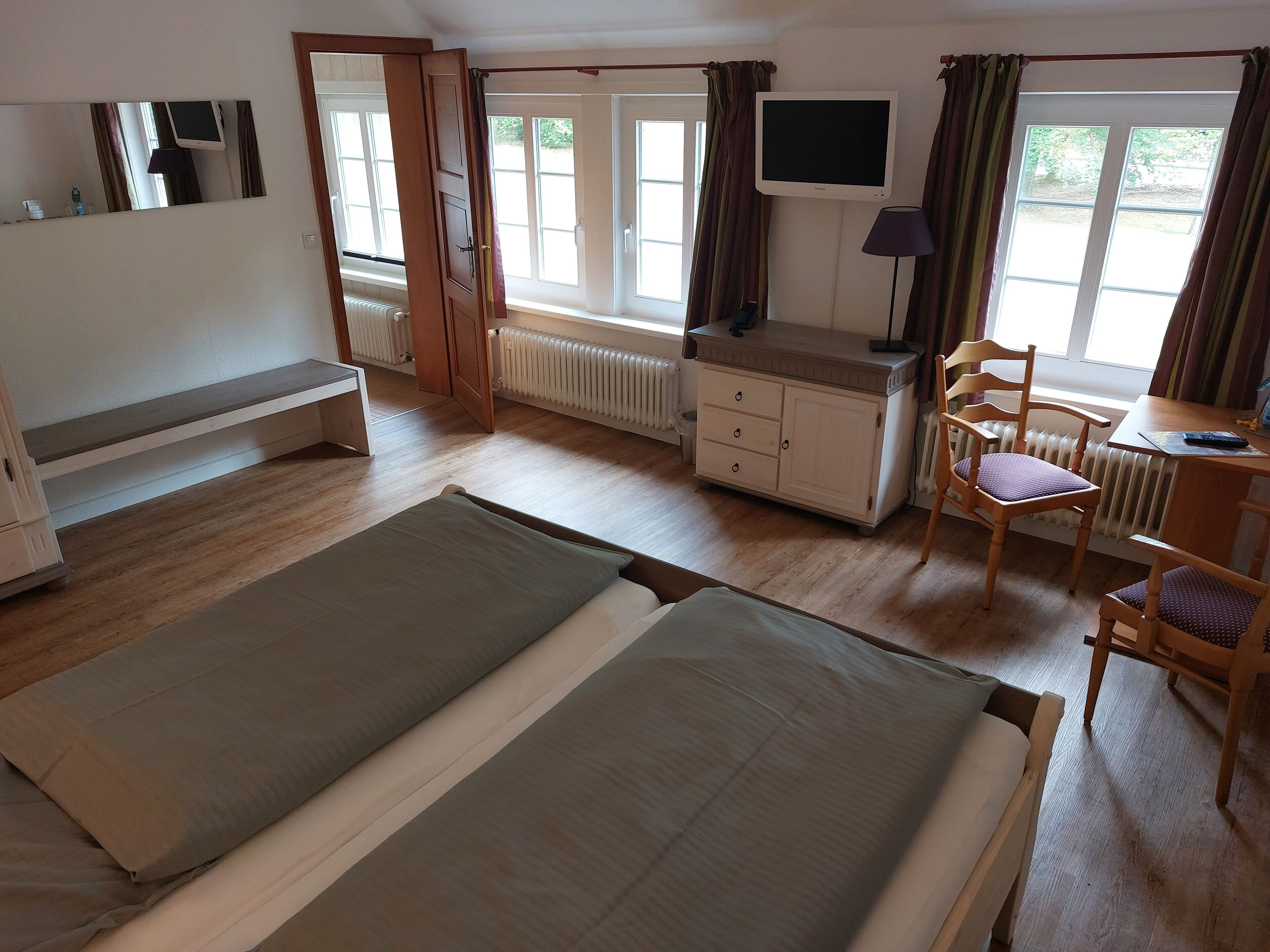 2 bedrooms, hypo-allergenic bedding, individually decorated