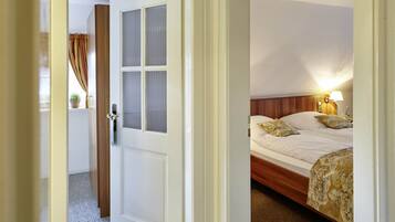 Familienzimmer | 2 Schlafzimmer, Allergikerbettwaren, individuell dekoriert