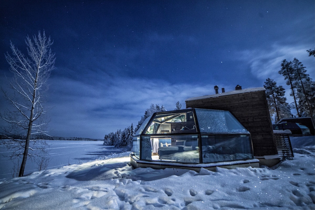 Arctic Glass Igloo (Lake Side) | 1 bedroom, desk, soundproofing, free WiFi