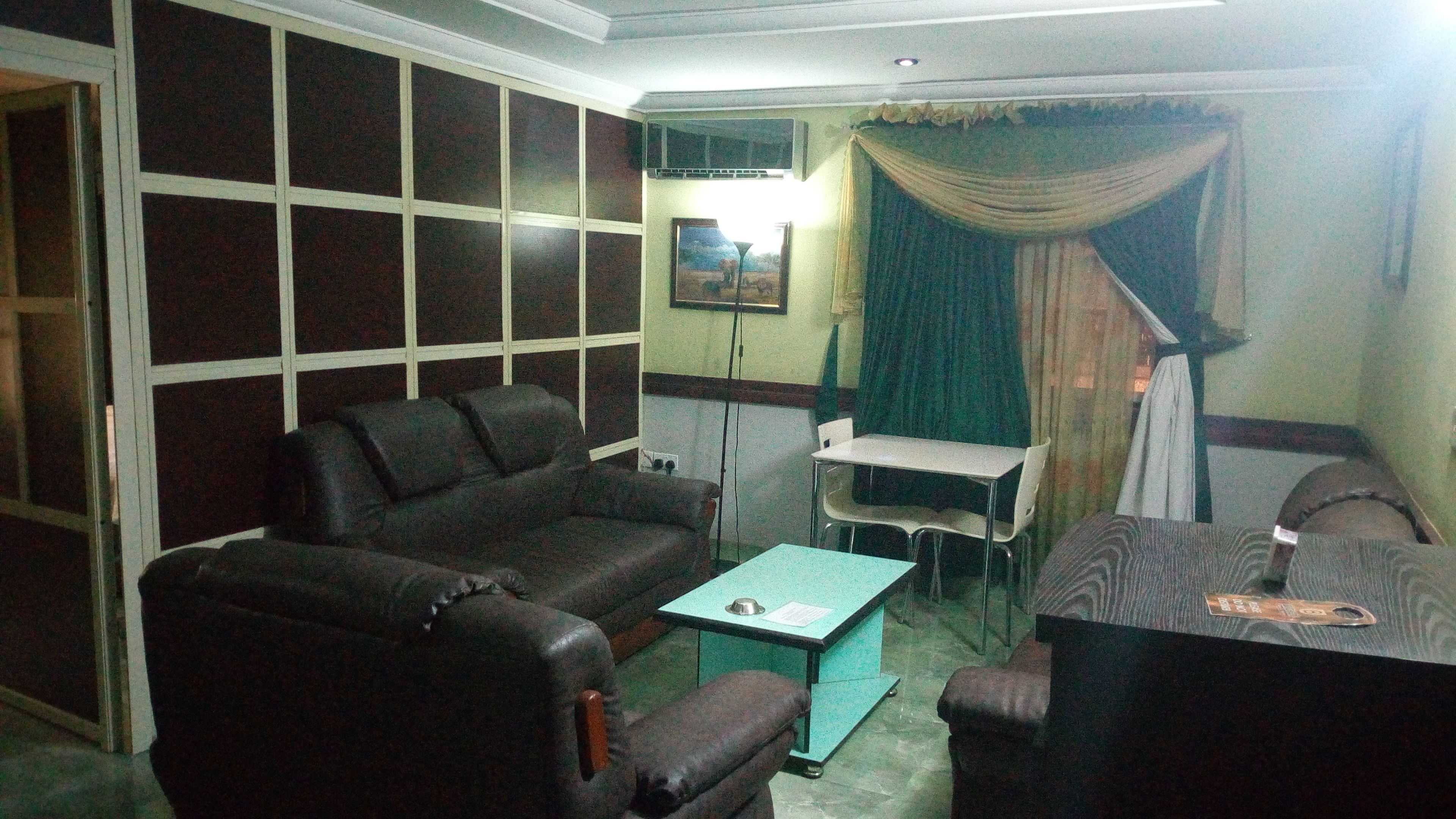 Suíte | Área de estar | TV de tela plana