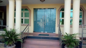 Entrée de l’hébergement