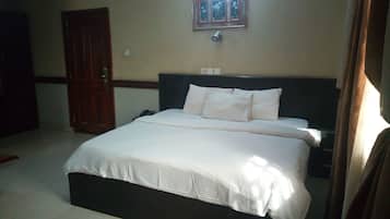 Desk, free WiFi, bed sheets