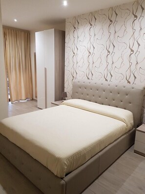Comfort Double Room | Desk, rollaway beds, free WiFi - La Suite (Cassino)