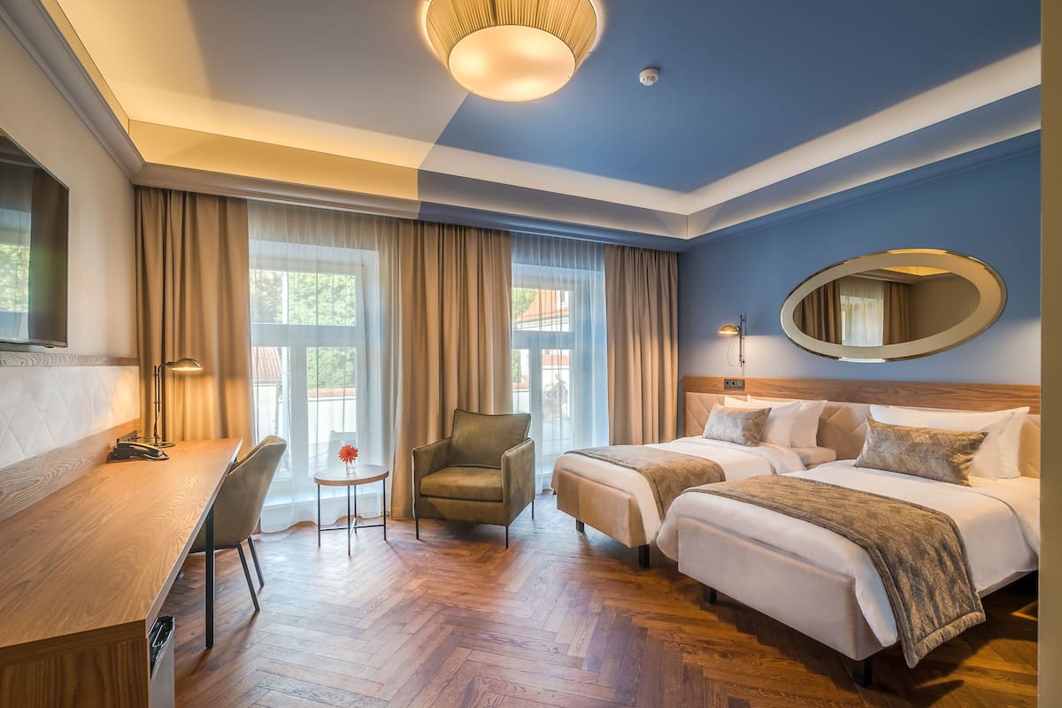 superior double or twin room, 1 bedroom | minibar, in-room safe, desk, laptop workspace