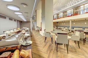 Daily buffet breakfast (EUR 15 per person) - Hotel Vilnia (Vilnius)