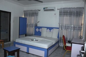 Habitación ejecutiva | Caja de seguridad en la habitación, escritorio y wifi gratis 