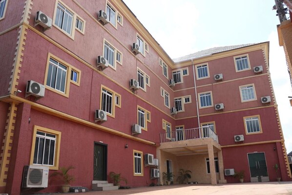 Exterior - Grand Decent Hotel and Suites (Uyo)