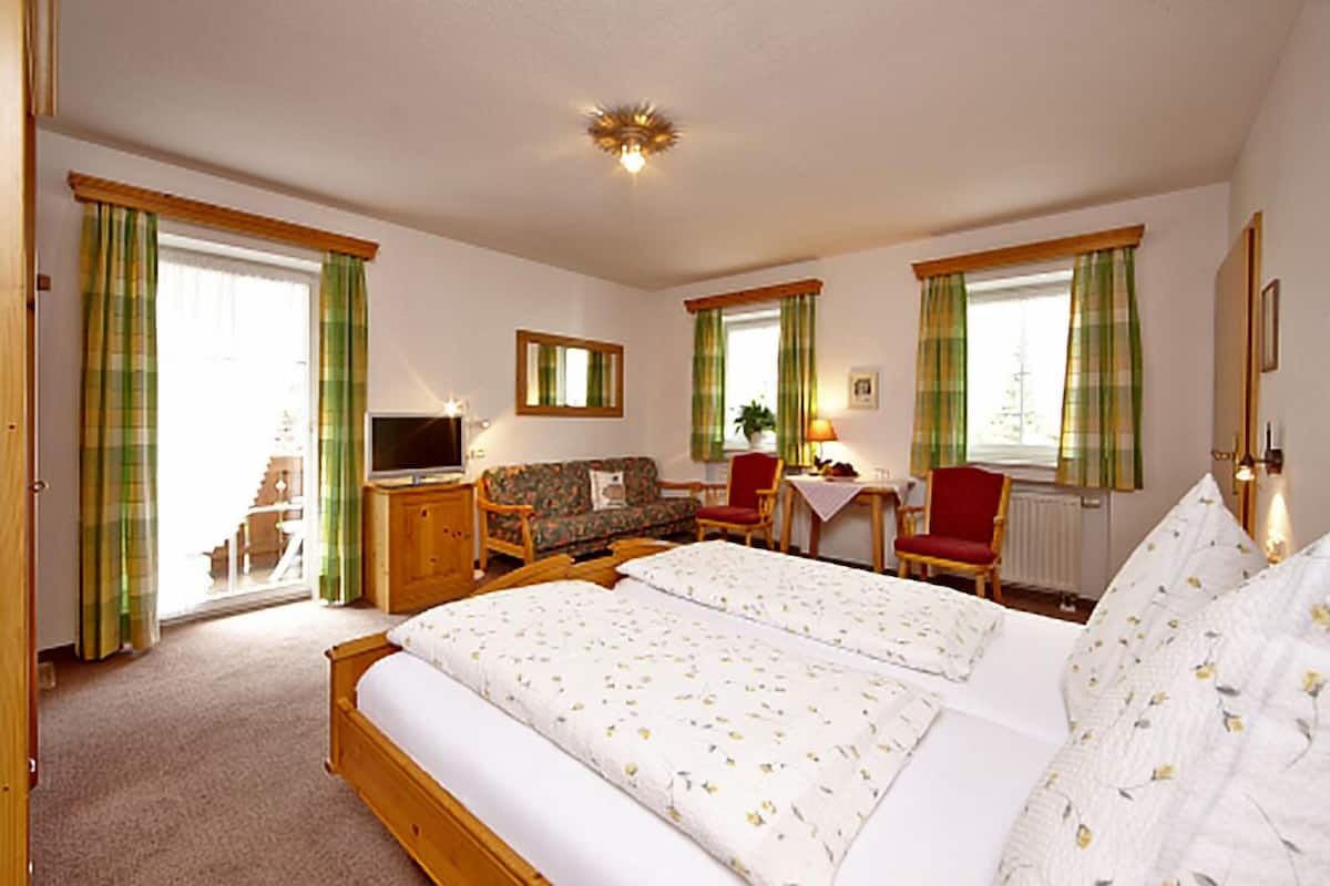 Double Room | Rollaway beds (surcharge), WiFi (free)