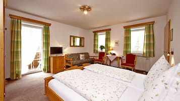 Double Room | Rollaway beds, free WiFi