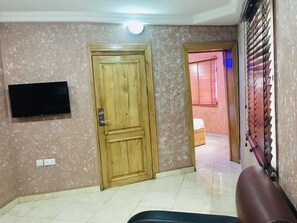 スイート | リビングルーム | テレビ