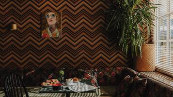 Daily buffet breakfast (EUR 32.5 per person)