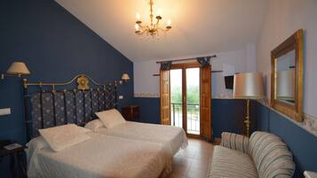 مكتب وستائر تعتيم وواي فاي مجانًا وملاءات أسرّة