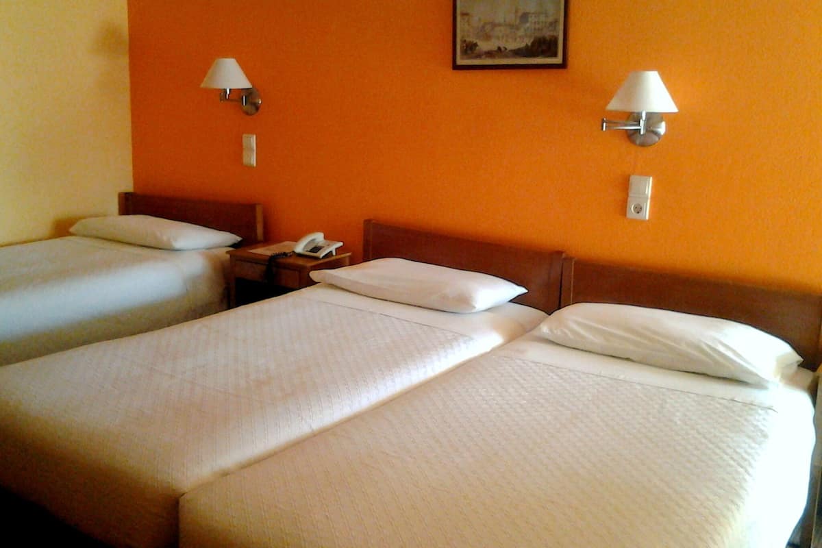 triple room, mountain view | soundproofing, bed sheets