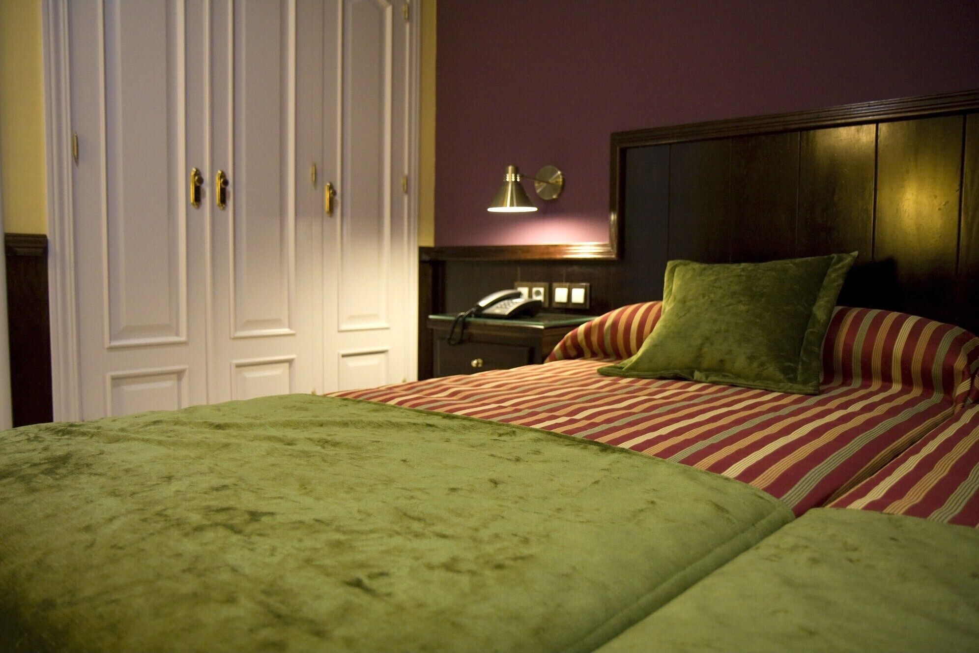 1 bedroom, desk, soundproofing, free wifi