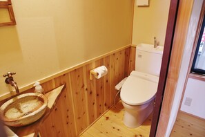 Room, 3 Bedrooms | Bathroom | Separate bathtub and shower, free toiletries, hair dryer, slippers - Komachiya (Kyoto)