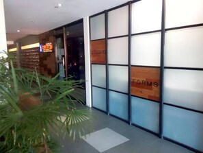 Lobby lounge - CityView Cebu Cozy Studio (Cebu City)