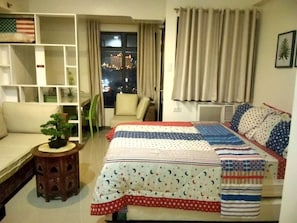 Elite Studio, City View | Premium bedding, desk, iron/ironing board, free WiFi - CityView Cebu Cozy Studio (Cebu City)