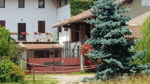 Front of property - Cascina Moretta (Momo)
