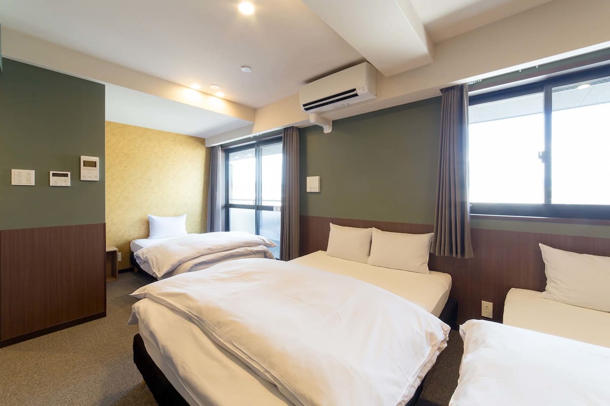 Deluxe Studio | Desk, free WiFi, wheelchair access