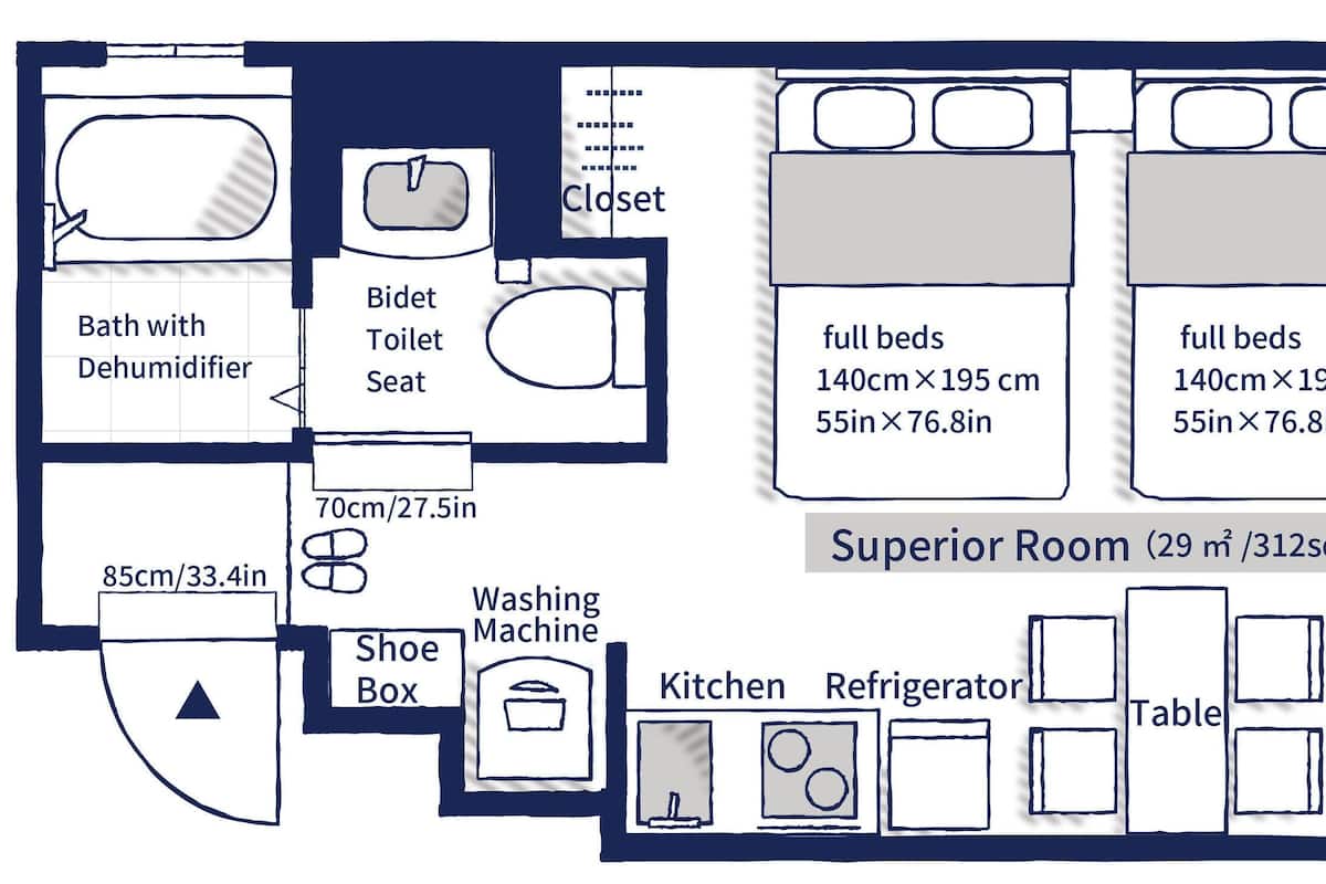 Superior Twin kamer (Studio) | Een bureau, verduisterende gordijnen, een strijkplank/strijkijzer