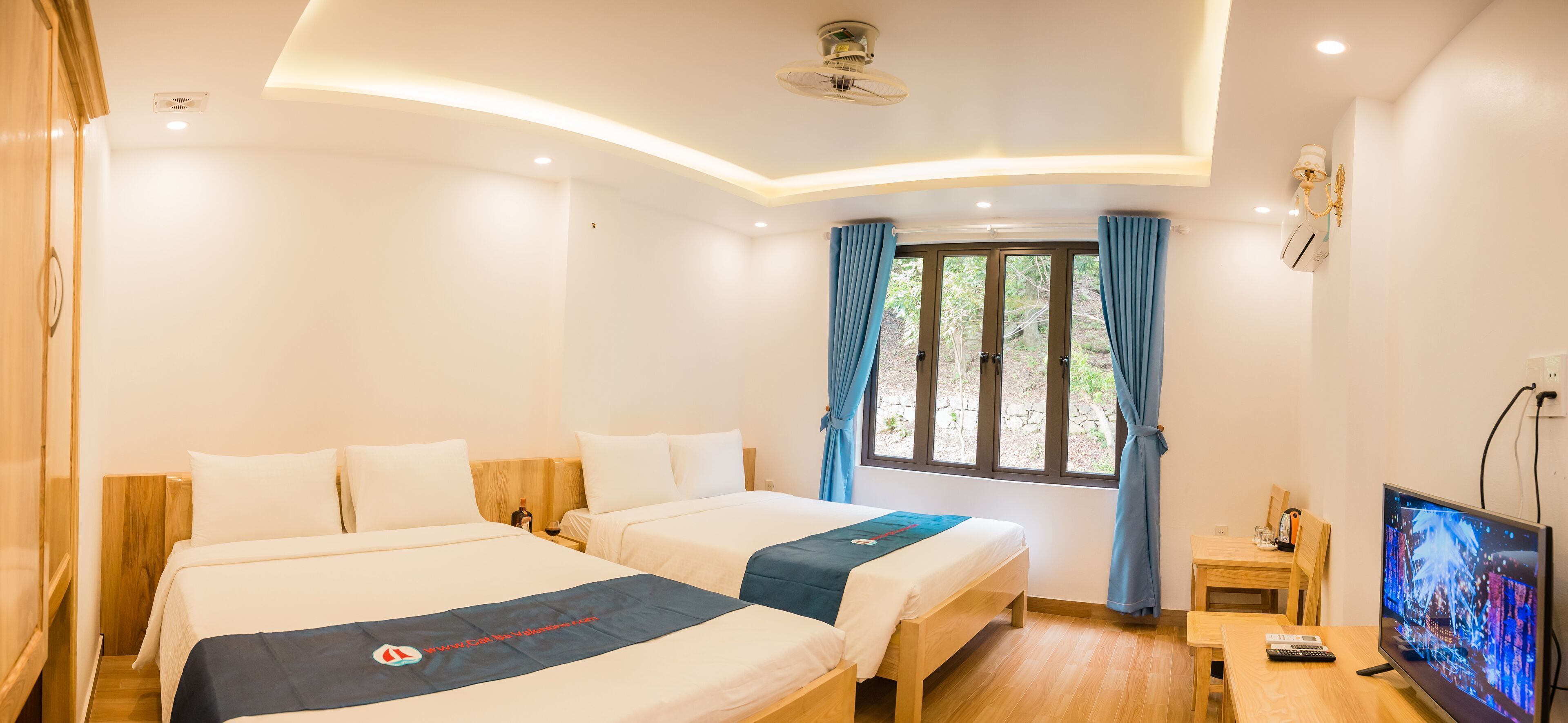 1 Schlafzimmer, hochwertige Bettwaren, Daunenbettdecken, Minibar