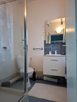 Bügeleisen/Bügelbrett, kostenlose Babybetten, kostenloses WLAN