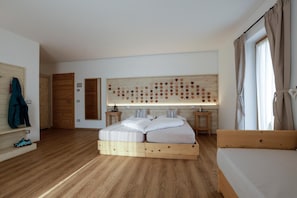 In-room safe, desk, soundproofing, free cribs/infant beds - Garni & Wellness Anderle (Vignola-Falesina)