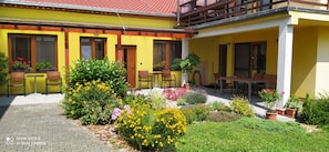 Terrace/patio - Penzion Ubytování Květinová (Krelov)