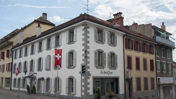 Fachada de la propiedad