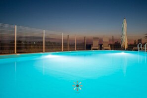 Sæsonbestemt udendørs pool