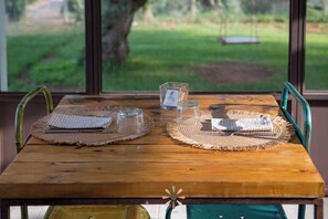 包含每日自助早餐