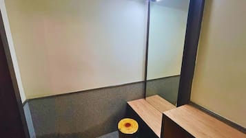 Kamar Deluks | 1 kamar tidur, brankas, Wi-Fi gratis, dan seprai linen