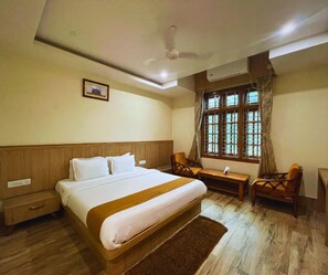 Caja de seguridad en la habitación, wifi gratis y ropa de cama 