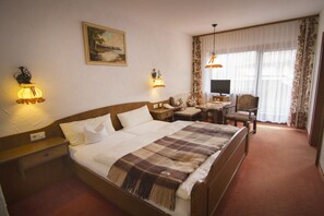 Standard Double Room | In-room safe, desk, free cribs/infant beds, rollaway beds - Reikartz Hotel Bergpanorama Pfronten (Pfronten)