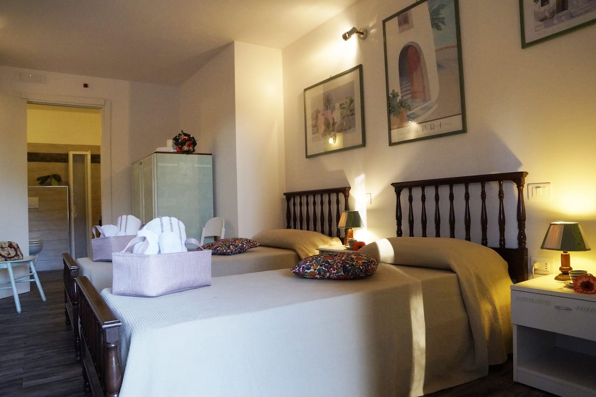 Twin Room | Cribs (free), rollaway beds (surcharge), WiFi (free), bed sheets