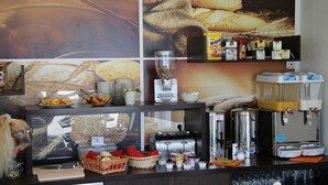 Daily buffet breakfast for a fee - CASILINO Hotel A 20 Wismar (Dorf Mecklenburg)