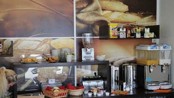 Desayuno buffet (EUR 14 por persona)